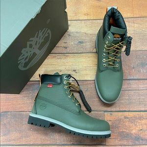 Boys Timberland Boot Size 5 NEW